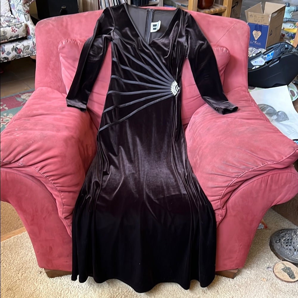 Tadashi Vintage sexy and chic Elegant dark brown Velvet Evening Dress